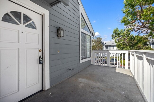 Photo - Prime Irvine Living: Bright End Unit Steps from Pool & Parks