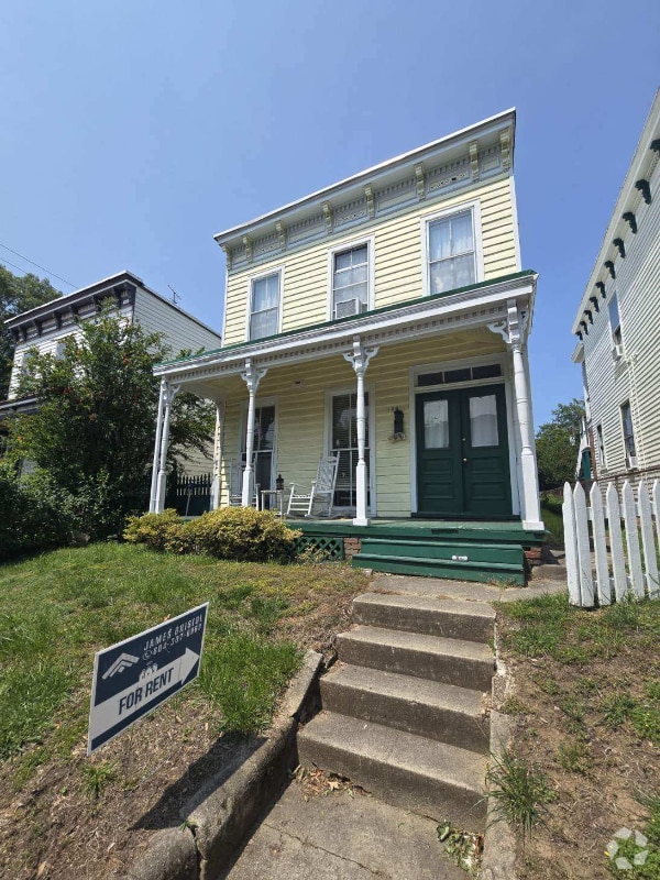 Building Photo - 126 S Laurel St Rental