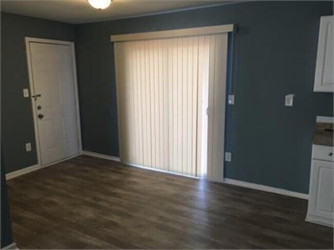 Photo - 324 Macedonia Rd SE