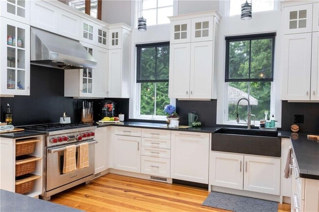 Photo - 130 Carroll Ave