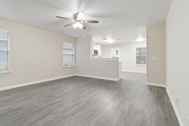 Photo - 14305 Cummins Way