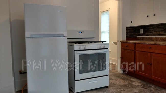 Photo - 921 Dayton St SW Unidad 2