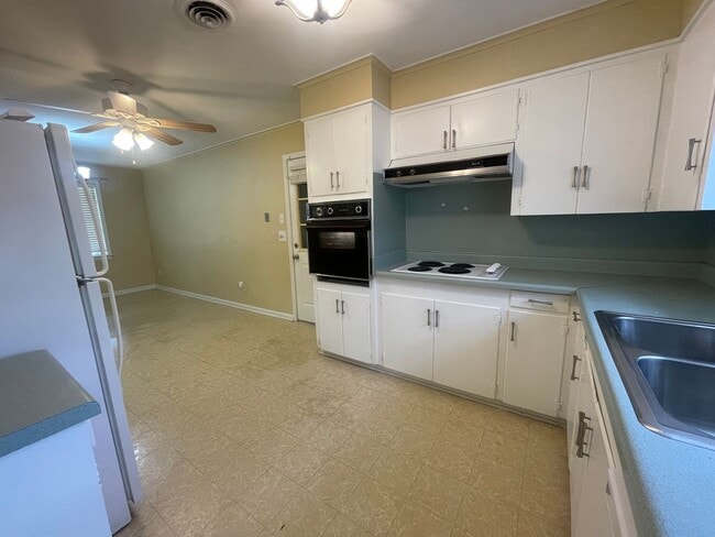 Photo - Broadmoor Terrace Beauty!