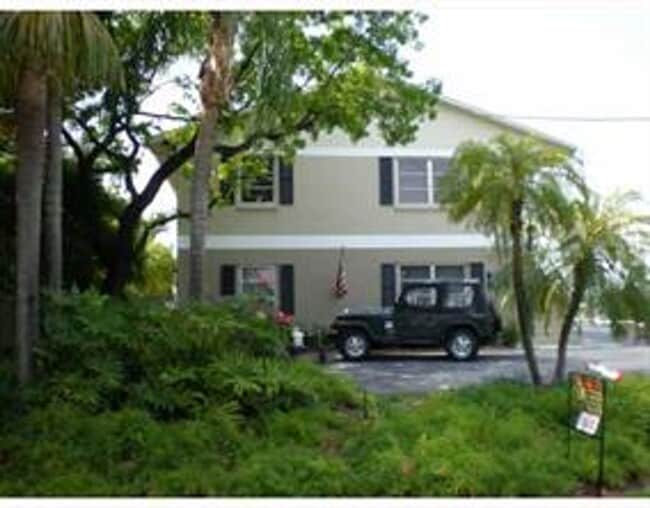 Photo - 108 SW 9th St