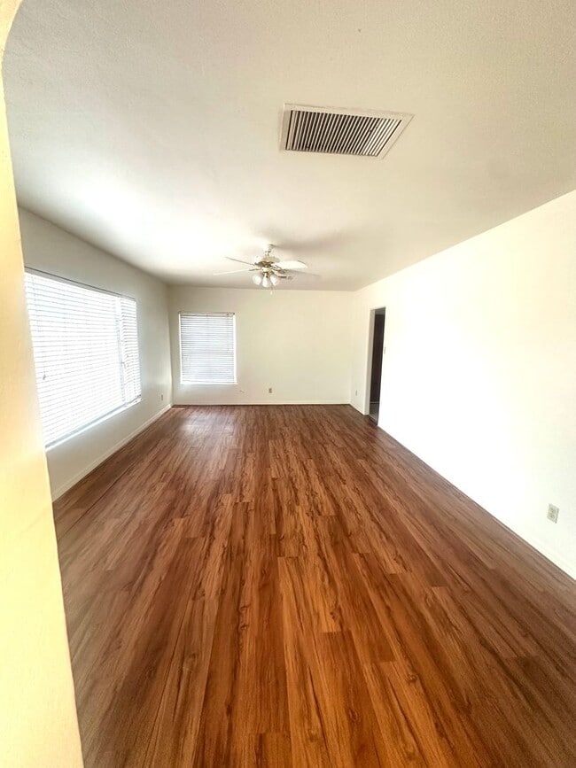 Photo - 801 N Gilbert Ave Unit 1