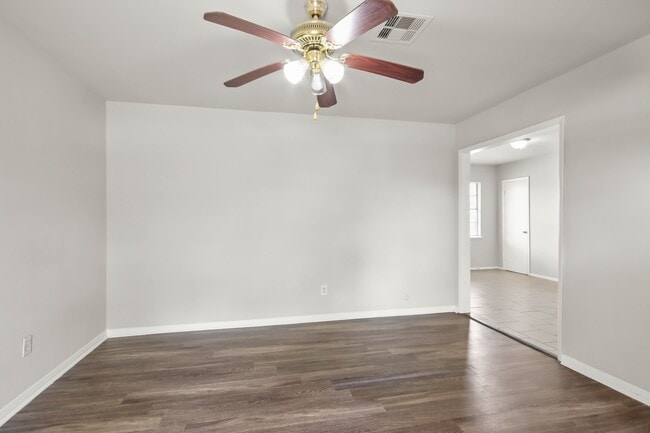 Photo - 7411 Langley Rd