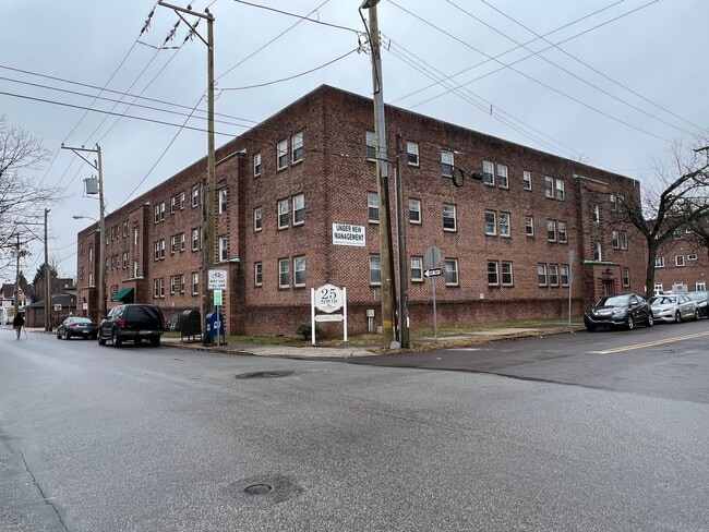 Building Photo - Modernized 1 br, heat included - Oct 14 mo... Unit 301
