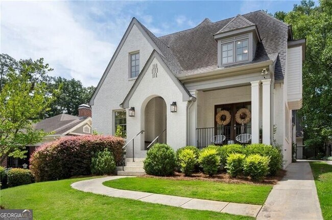 Photo - 1055 Bellevue Dr NE