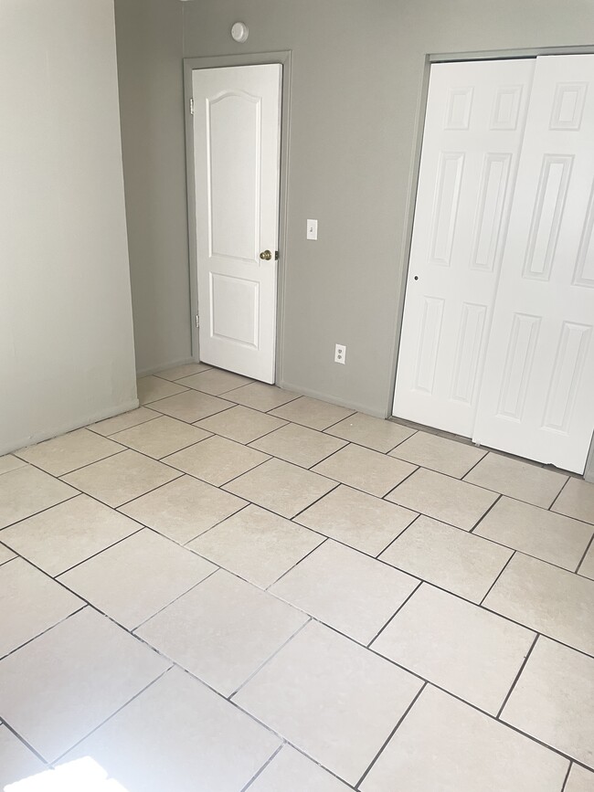 Photo - 614 Larry Dr