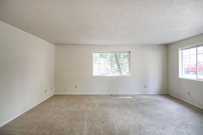 Photo - 3200 Lorian Ln SE