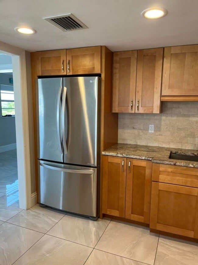 Photo - 155 Yacht Club Dr