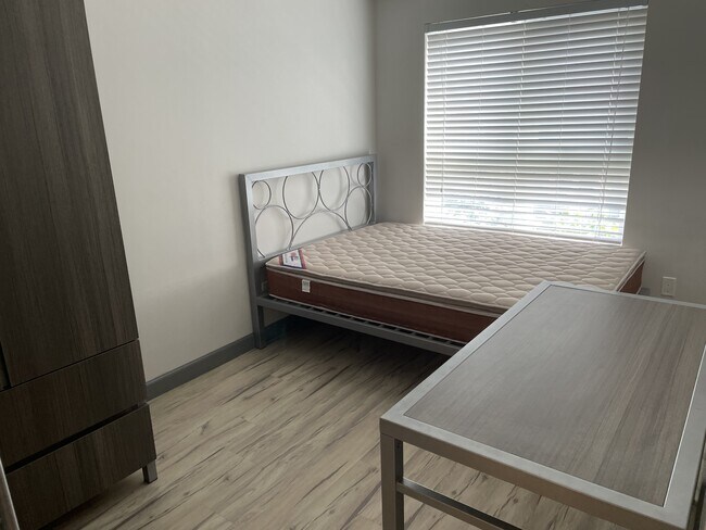 Photo - 258A-258A Sunview St