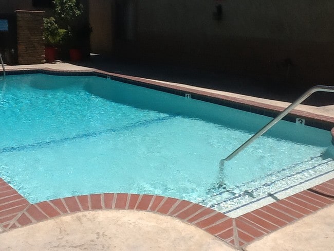 Building Photo - 24851 Walnut St Unit 114