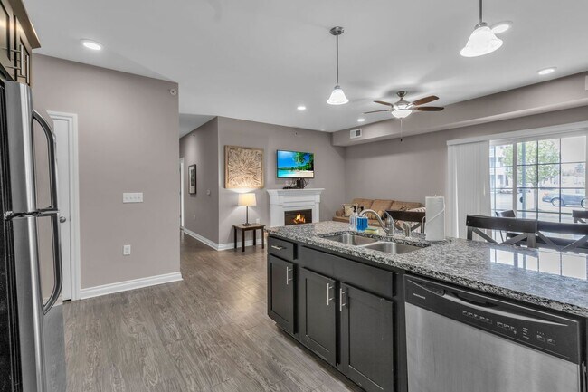Photo - 2493 Sweet Home Rd Unidad 1-106