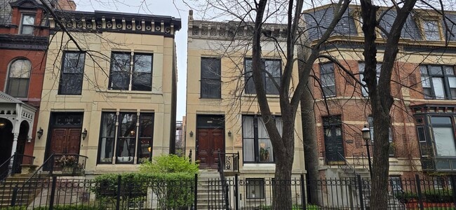 Building Photo - 1506 W Jackson Blvd Unit 2