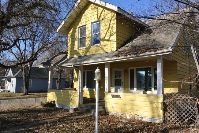 Building Photo - Single Family Home