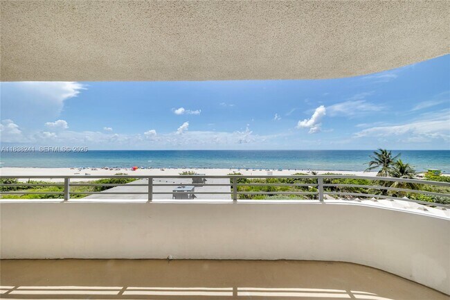 Building Photo - 5555 Collins Ave Unit 6D
