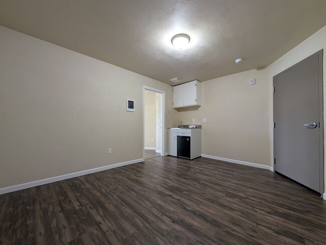 Building Photo - 1-Bedroom, 1-Bath Apartment In Downtown Springfield!