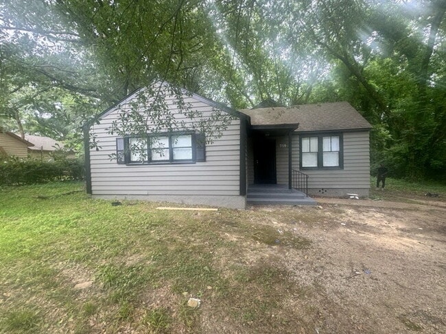 Photo - 719 Craft Rd