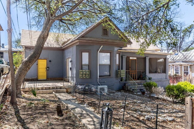 Building Photo - 426 W Woodlawn Ave Unit 1