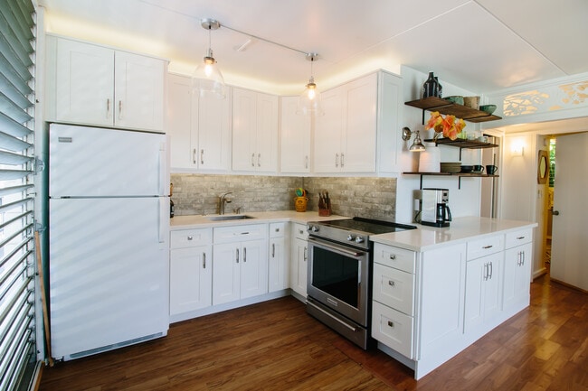 Building Photo - 3810 Leahi Ave Unit 210