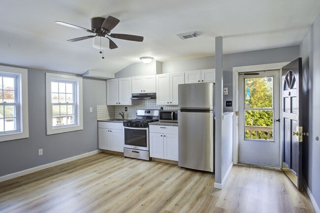 Photo - 903 Loney St Unit 2nd Floor