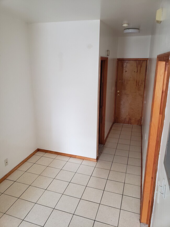 Photo - 8413 52nd Ave Unidad 8413 2Rear