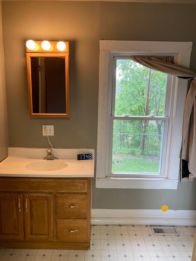 Photo - 216 University Ave Unidad 3