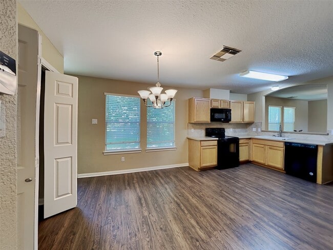 Photo - 3413 Stratford Ln