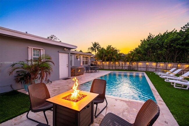 Photo - 1305 Funston St