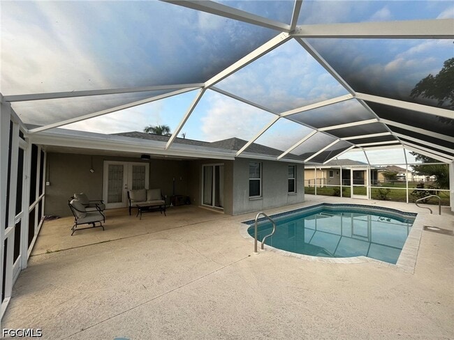 Photo - 301 SE 25th Ln