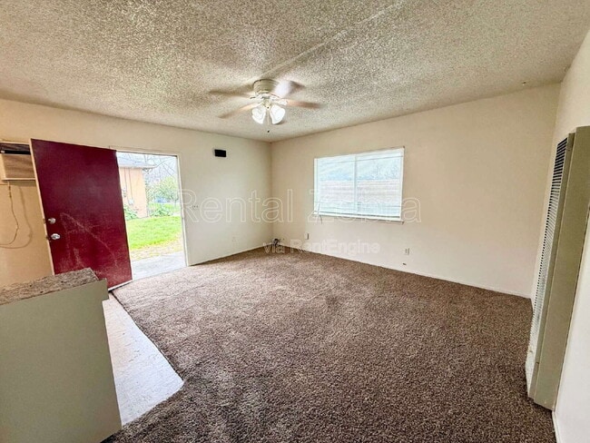 Photo - 1248 W 19th St