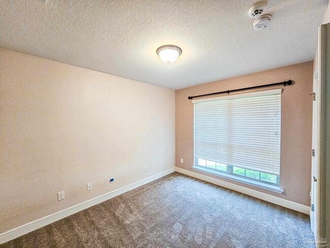 Photo - 6305 Parakeet Trail