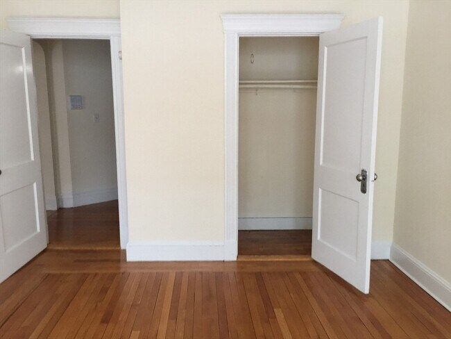 184 Naples Rd Unit 1