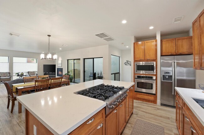 Photo - 1610 Hadley St