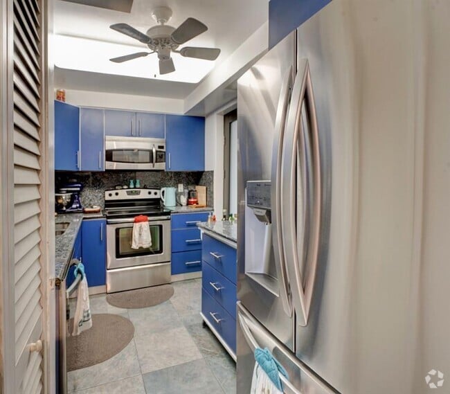 Building Photo - 301 Golden Isles Dr Unit 502 Rental