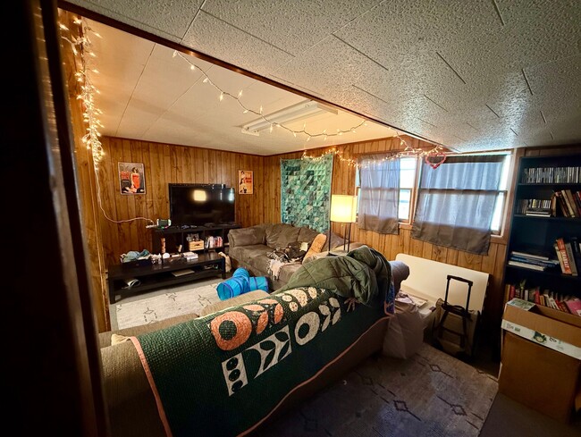 Building Photo - 139 Honness Ln Unit B