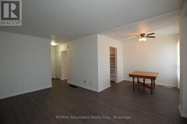 Photo - 176 Henry St Unit 25