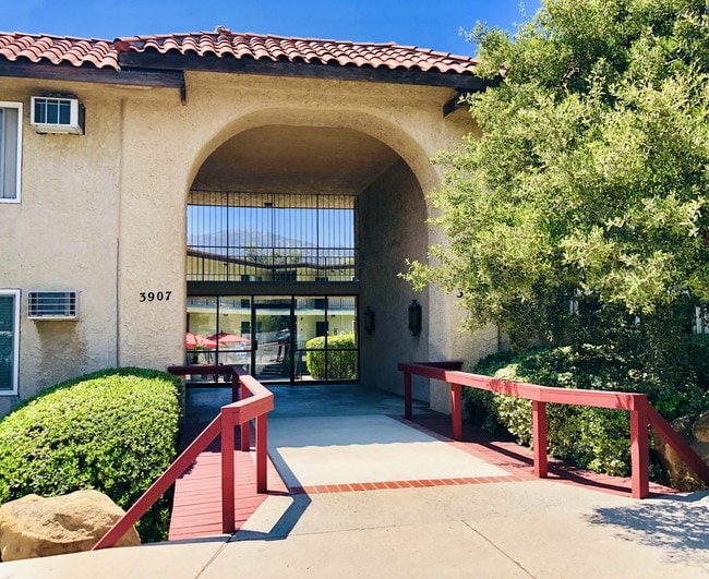 3907 La Crescenta Ave Unidad 204