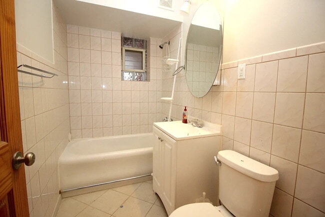 Building Photo - Spacious 3-Bedroom, 2-Bathroom Duplex in Avondale Unit 1R