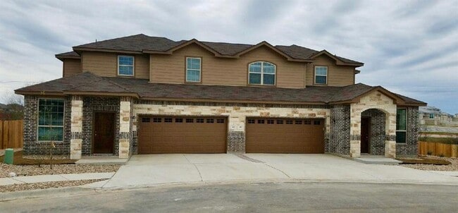 Building Photo - 160 Lakeview Ct