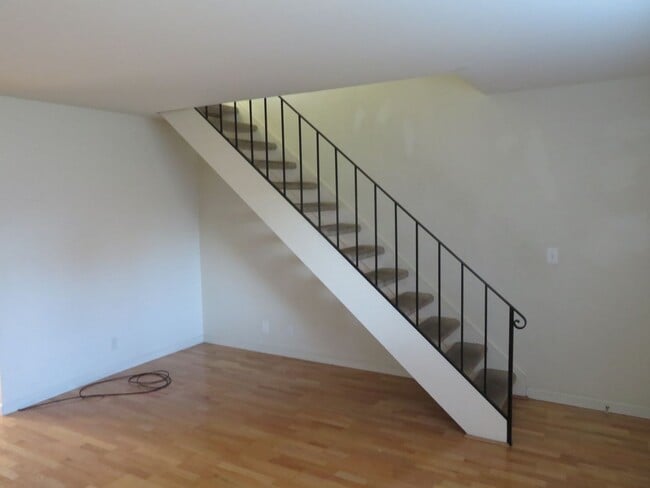 Photo - 3 bed 1.5 Bath in Harbor Oaks