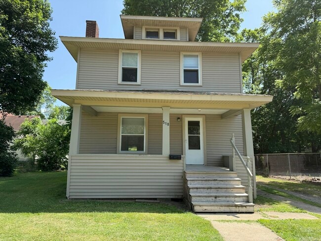 Photo - 518 Crowell St