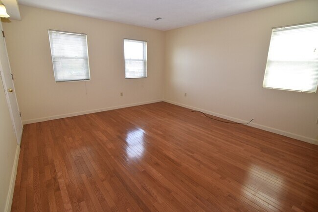 Photo - 877-879 Washington St Unit D