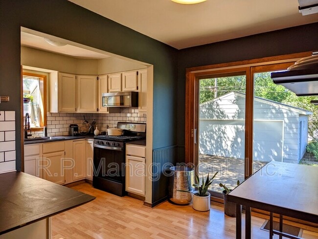 Photo - 3030 Colorado Ave S