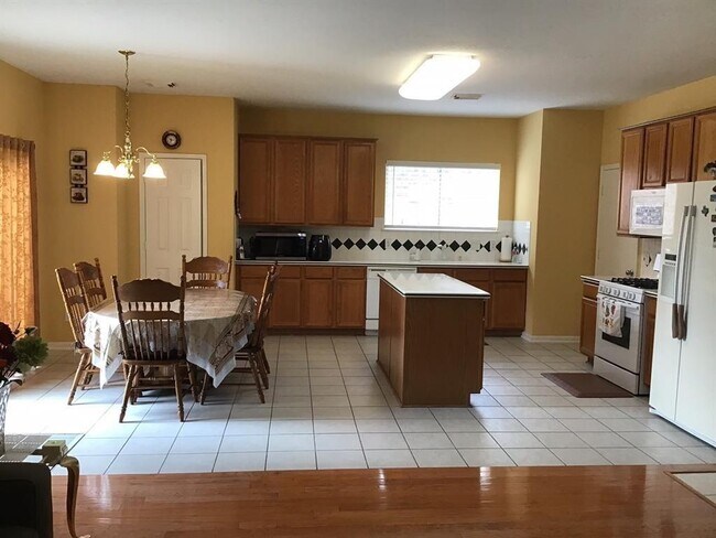 Photo - 2614 Midnight Star Cir