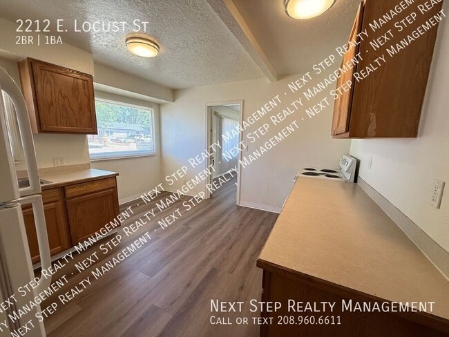Photo - 2212 Locust St