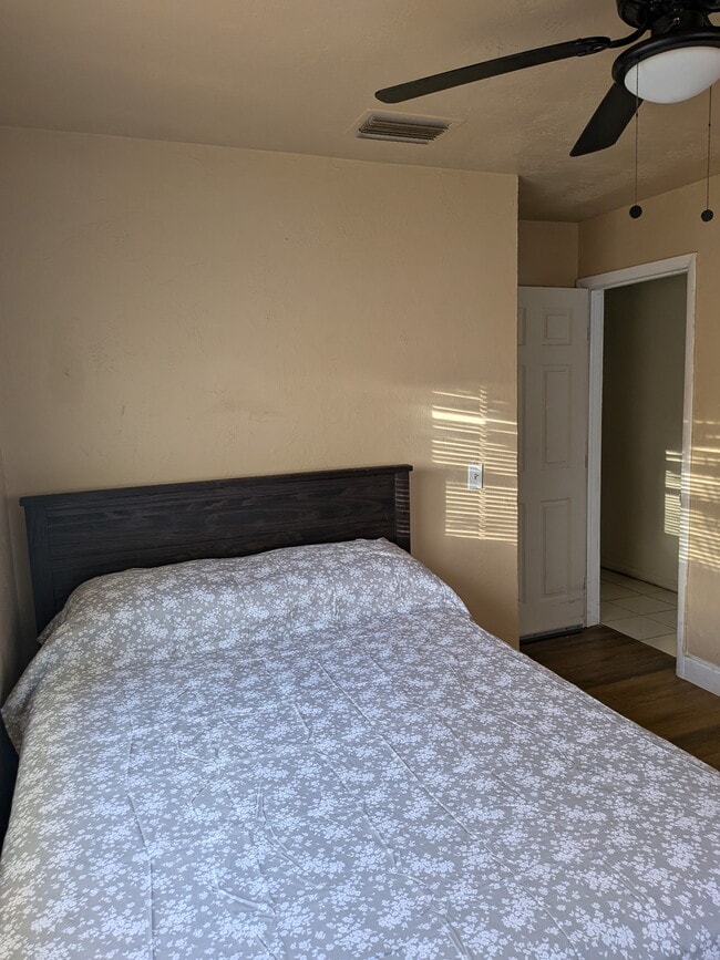 Photo - 4976 SW 5th Ct