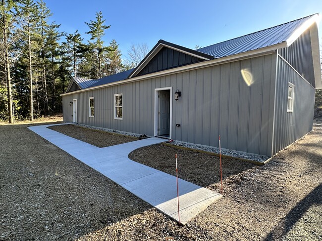 560 White Pine Dr Unit 560B