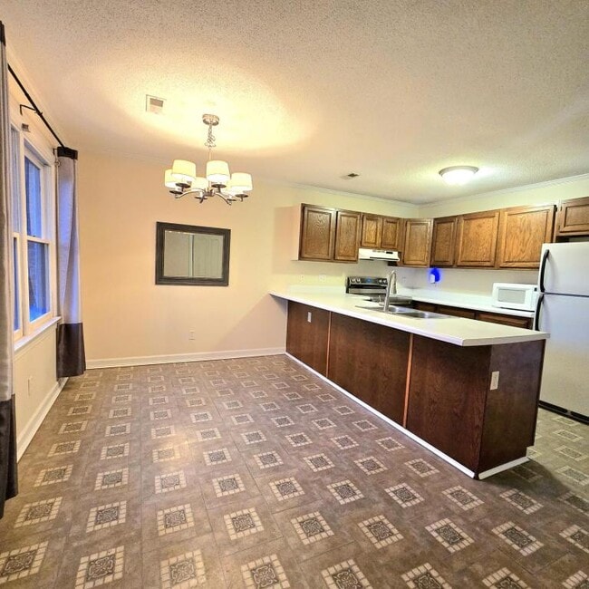 Photo - 2700 Thackery Rd